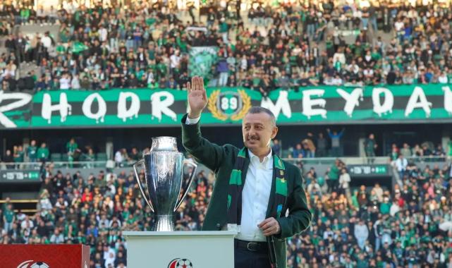 Büyükakın, Kocaelispor’u kutladı