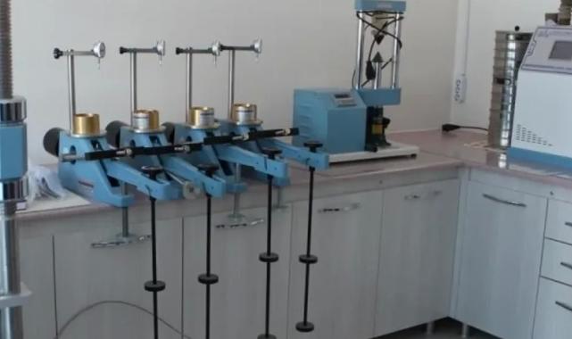 Deprem hasarlı illere ek laboratuvar izni… Yapı Malzemeleri ve Zemin Laboratuvarları Yönetmeliği’nde kapsamlı değişiklik