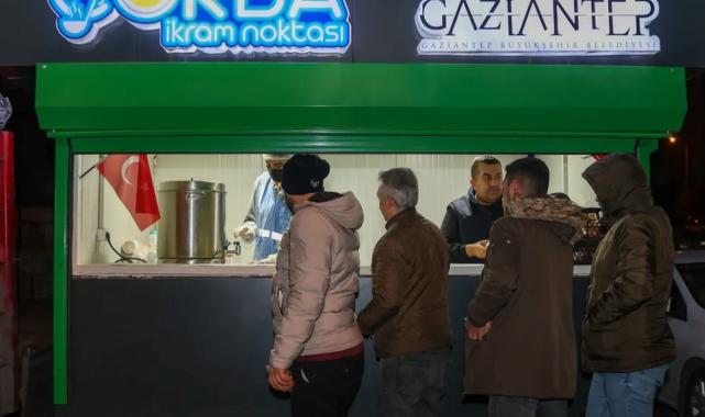 Gaziantep’te 39 noktada sıcak çorba ikramı