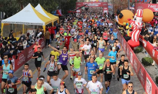 Gaziantep’te ‘Gazi Yarı Maratonu’ rekor katılımla koşuldu