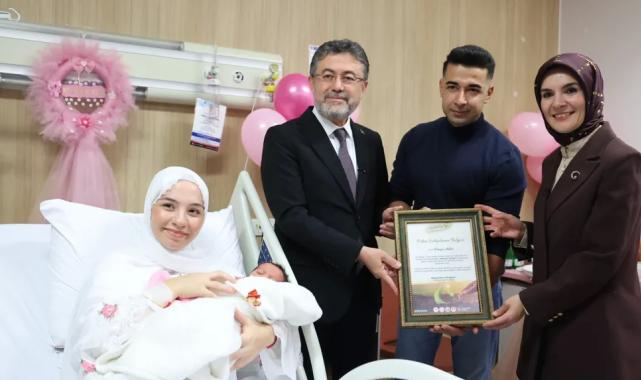 “Her Aile 1 Fidan” projesi başladı… Yeni doğan bebekler ve çiftler için fidan dikiliyor