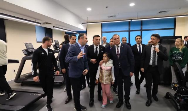 İstanbul Büyükşehir’den yeni gençlik adımı…. Yurt binası artık gençlik üssü