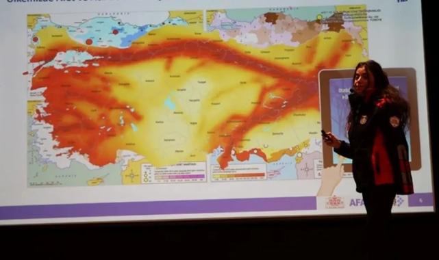 İstanbul Maltepe’de çocuklara uygulamalı afet eğitimi