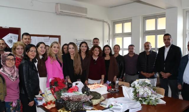 İzmir Çiğli’de Öğretmenler Günü fidanlarla kutlandı