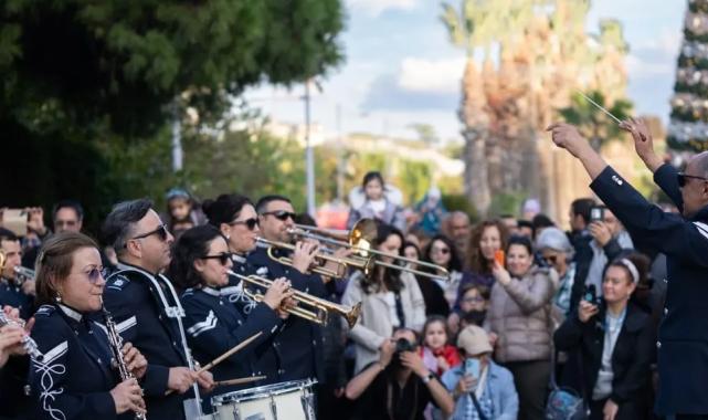 İzmir, yeni yılı rengarenk bir festivalle karşılıyor