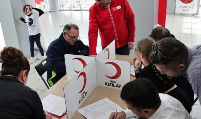 İzmir’de 10 okulda eş zamanlı kan bağışı