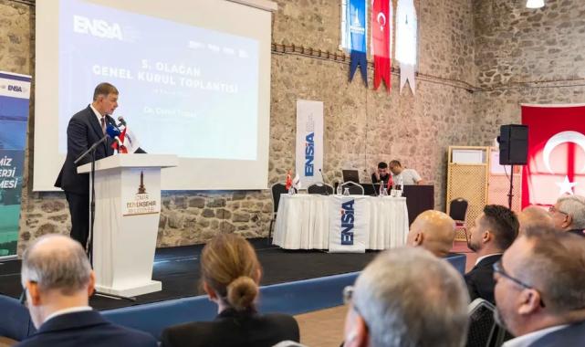 İzmir’de Başkan Tugay’dan sanayicilere yeşil dönüşüm çağrısı