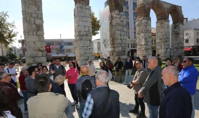 İzmirli turist rehberlerinden Efes Tarlası Yaşam Köyü’ne eğitim ziyareti