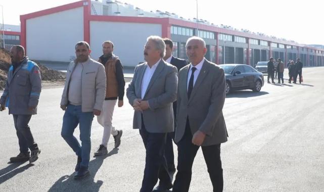 Kayseri Melikgazi’den oto sanayide asfalt mesaisi