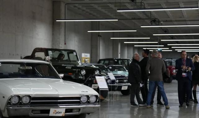 Klasik otomobil müzayedesine yoğun ilgi