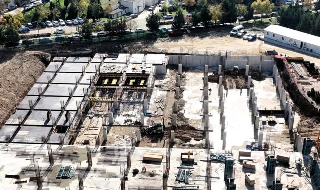 Kocaeli Umuttepe Kampüsü’nde camii ve otopark inşaatı yükseliyor