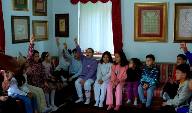 Kocaeli’de çocuklar Mesnevi hikâyelerini sahneledi