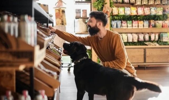 Köpek ve kedi sahipleri sürdürülebilir diyetlere daha açık