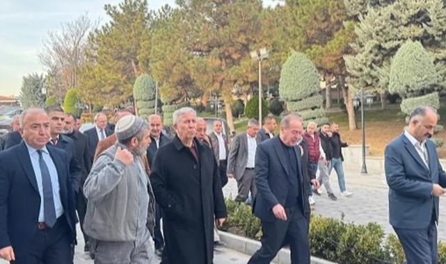 Mansur Yavaş Hacı Bayram esnafıyla buluştu