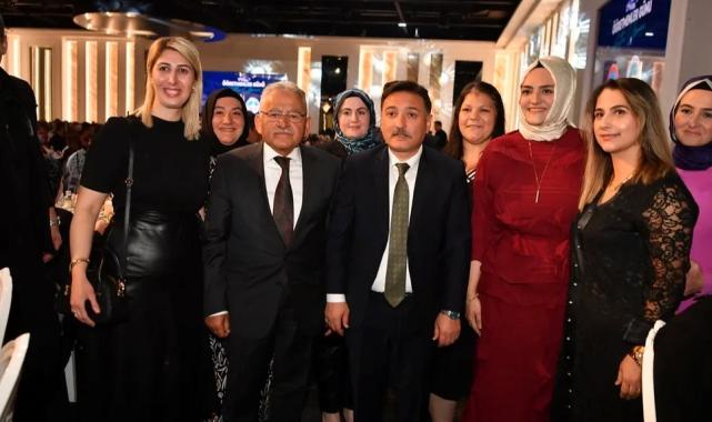 Memduh Büyükkılıç’tan ‘öğretmenlere’ övgü