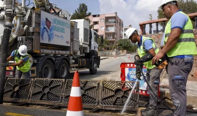 Mersin’de taşkınlara karşı 7/24 temizlik mesaisi