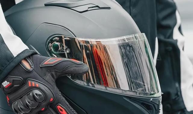 Motosiklet ve bisiklet sürücülerine eldiven ve gözlük zorunluluğu!