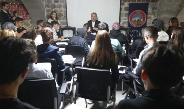 Mustafa Palancıoğlu Mektep Melikgazi’de öğrencilerle buluştu