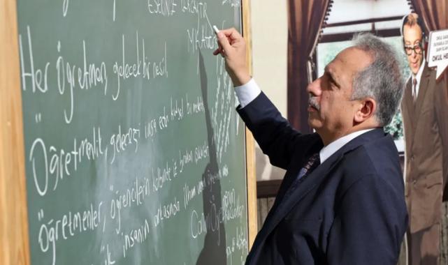 Mustafa Yalçın’dan ‘Öğretmenler Günü’ mesajı