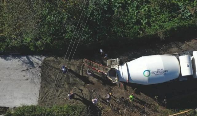 Ordu Ünye’de Yavi–İnkur bağlantı yoluna beton çalışması
