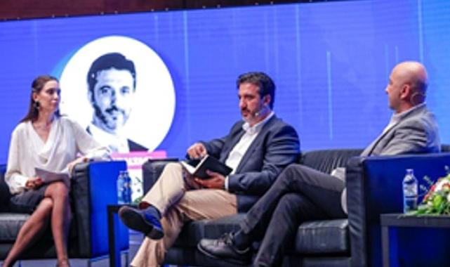 Teknoloji ve İnovasyon Zirvesi’nde söz uzmanların: “Yapay zekayla insanlık tarihini değiştirecek muazzam eşik aşıldı”