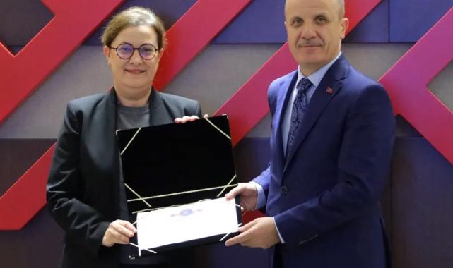 112 üniversite arasında Dokuz Eylül’den çifte başarı