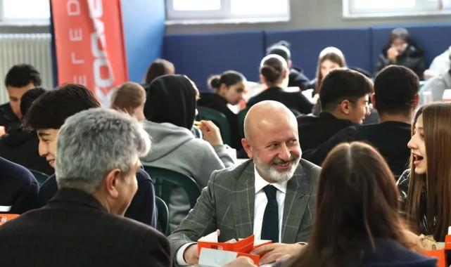 Ahmet Çolakbayrakdar’dan gençlere tavsiyeler