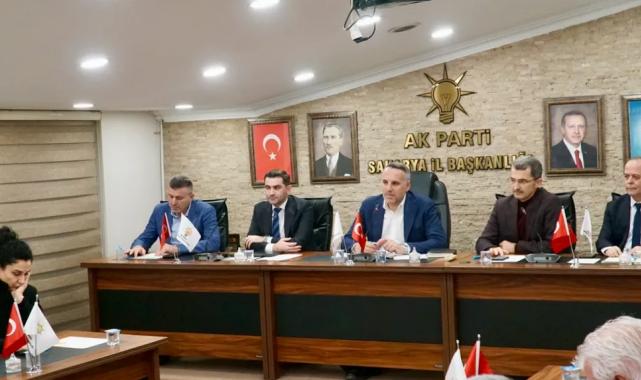AK Parti Sakarya’da değerlendirme toplantıları yapıldı
