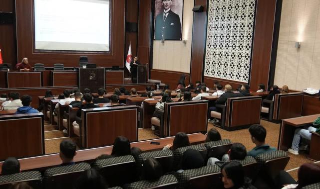 Ankara Keçiören’de stajyer öğrencilere sağlık eğitimi