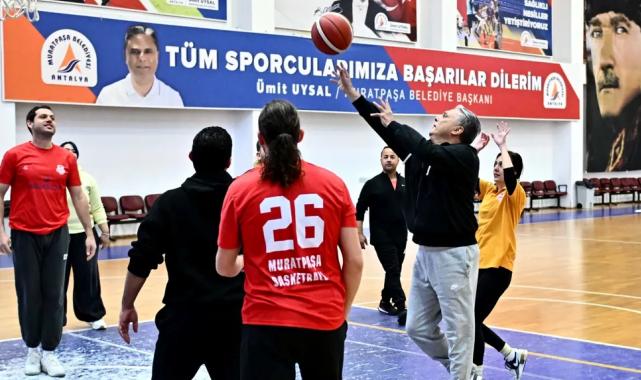 Antalya Muratpaşa’dan amatör spora nakdi destek