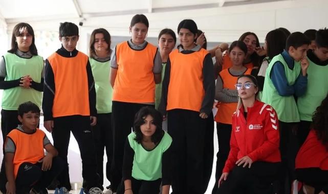 Antalya’da kız çocukları Floor Curling ile tanıştı