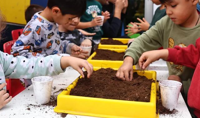 Antalya’da minik eller toprakla buluştu