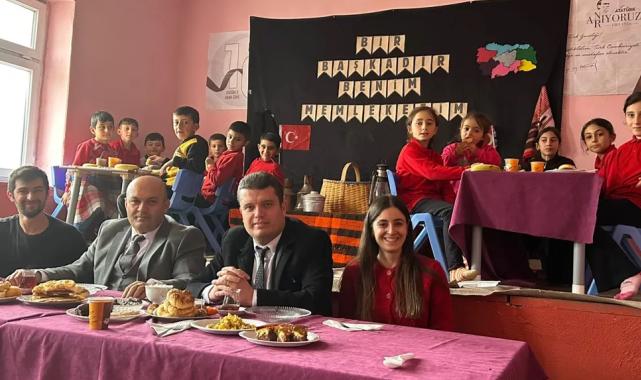 Ardanuç’un tek köy ilkokulunda ‘yerli’ coşku