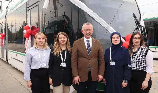 Başkan Büyükakın:  Vatman olmak isteyen  kadınlara kapımız açık