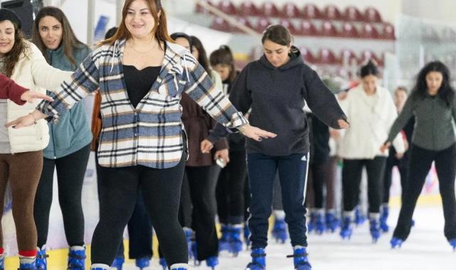 Büyükşehir Kültürpark ve Bostanlı’da buz pisti kuruyor