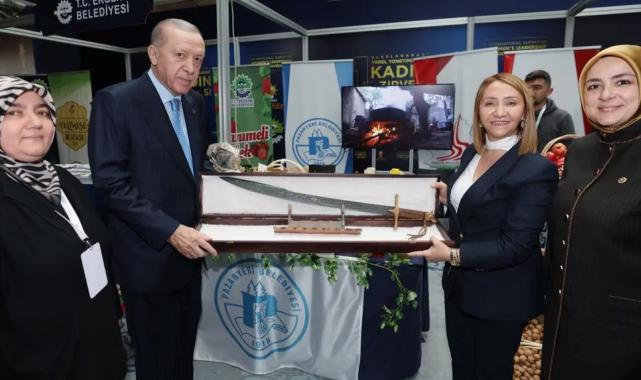 Cumhurbaşkanı Erdoğan’a Başkan Tekin’den özel hediye