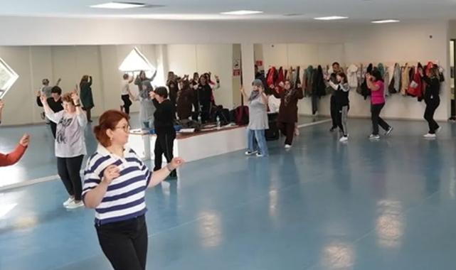 Denizli’de akadınlara zeybek kursu başladı