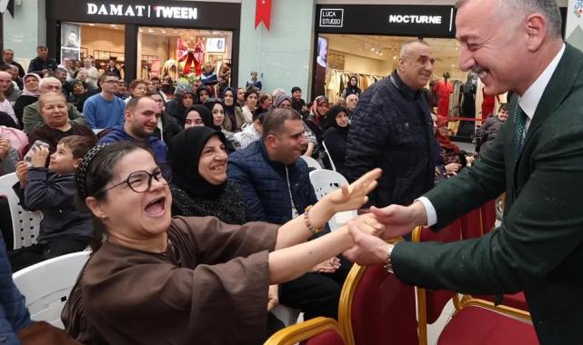 Gonca’nın öğrencileri AVM’de gerçek iş deneyimi yaşadı