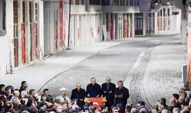 Hatay Kurtuluş Caddesi yeniden ışıklandırıldı