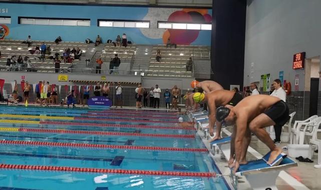 İstanbul’da şampiyonluğa kulaç attılar