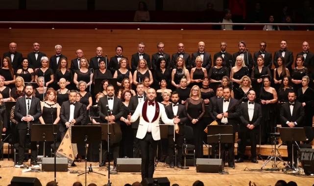 İzmir Korosu ‘Sonbahar Şarkıları’yla yüreklere dokundu