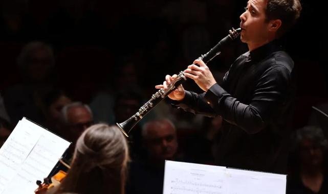 İzmir Oda Orkestrası dünyaca ünlü klarnetçi Barragán ile sahne aldı