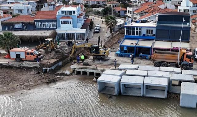 İzmir Yeni Foça’da taşkın kabusu sona erdi
