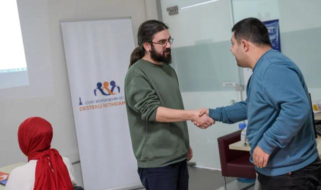 İzmir’de 53 engelli çalışma hayatına katıldı