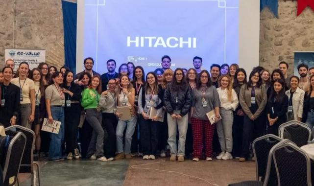 İzmir’de genç tasarımcılar doğadan ilhamla tasarladı