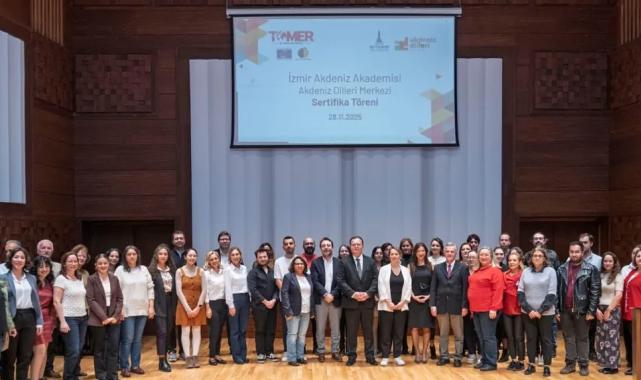 İzmir’in çok dilli ve çok kültürlü yapısında sertifika coşkusu