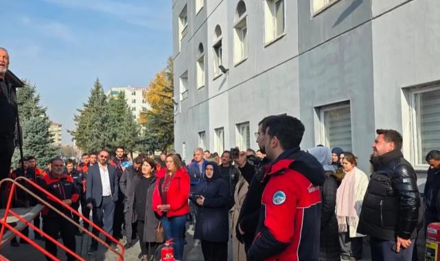 Kayseri Kocasinan’da personele acil durum tahliye ve yangın tatbikatı