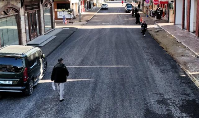Kocaeli Büyükşehir’den Kartepe’de yol yenileme çalışması