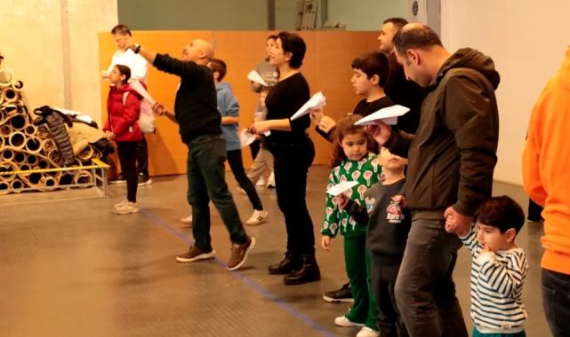 Kocaeli’de kâğıt uçaklar geleceğin hayallerine havalandı