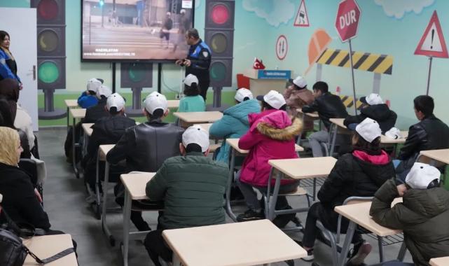 Kocaeli’de özel bireylere trafik bilinci eğitimi